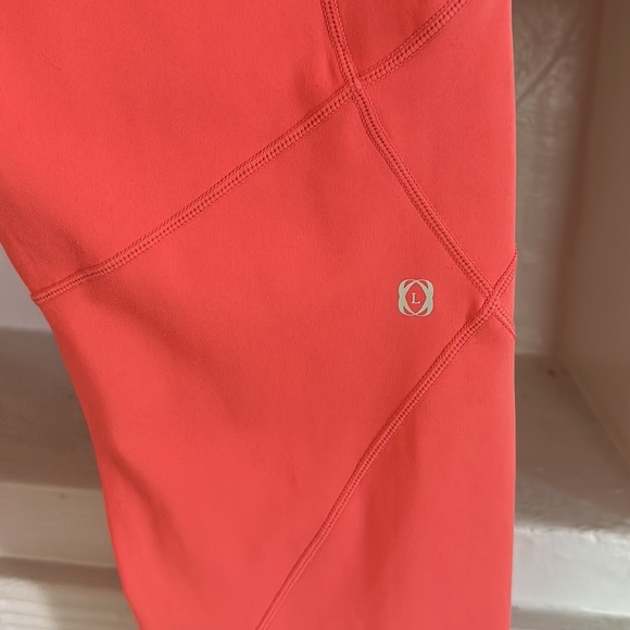 Le ORE Coral Leggings with Pockets, Size Small - Picture 5 of 5